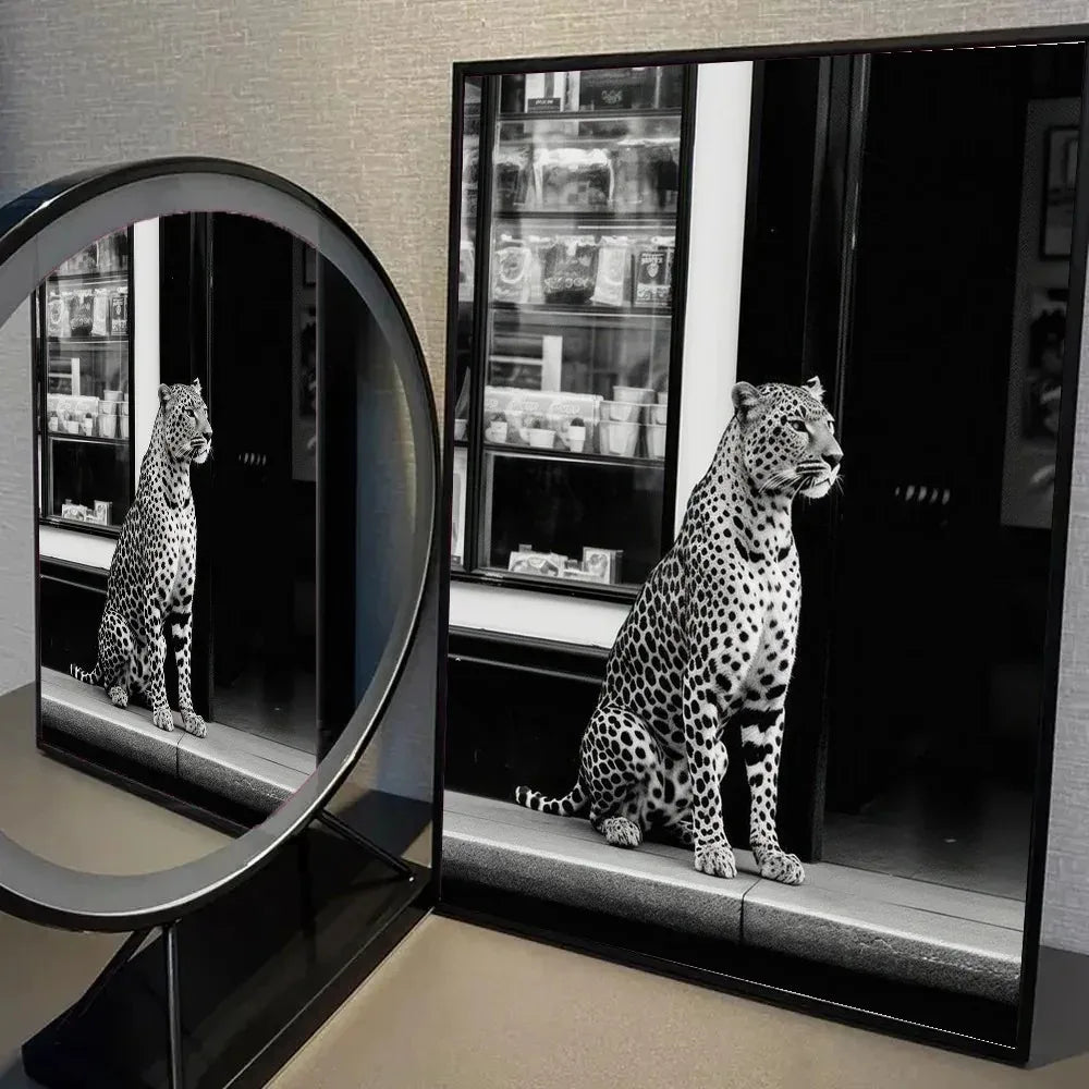 Black & White Fashion Leopard Canvas