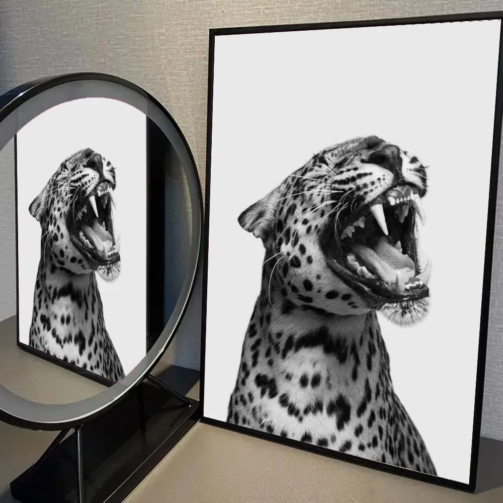 Black & White Fashion Leopard Canvas