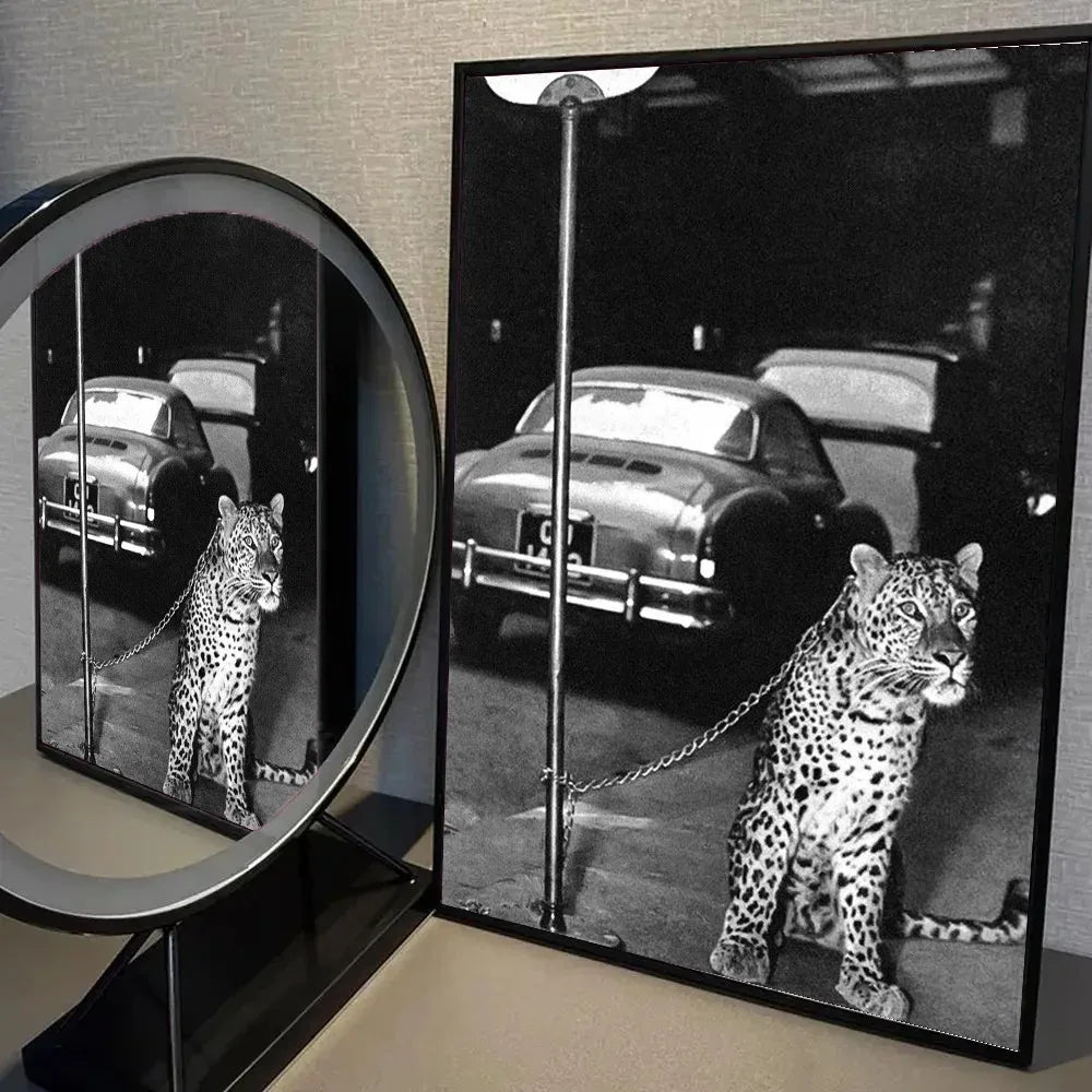 Black & White Fashion Leopard Canvas