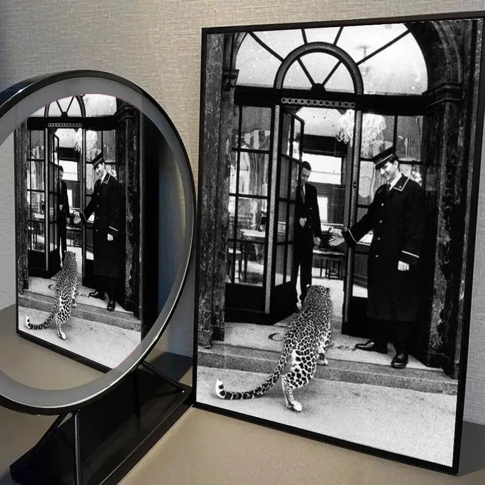 Black & White Fashion Leopard Canvas