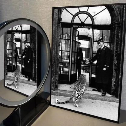 Black & White Fashion Leopard Canvas